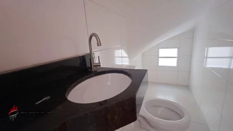 Imagem Sobrado com 2 dormitórios à venda, 65 m² por R$ 320.000,00 - Mirim - Praia Grande/SP