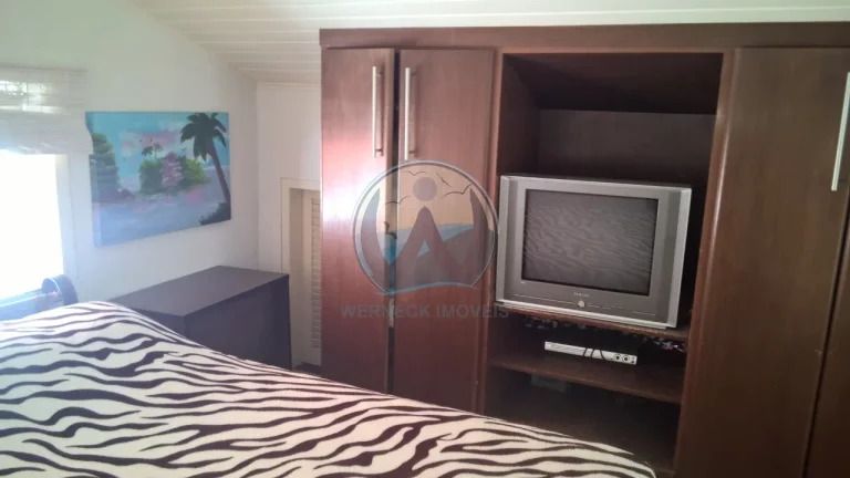 Imagem Casa em Condomínio à Venda em Ubatuba-SP: 4 Quartos, 2 Suítes, 151m² - Bairro Horto Florestal
