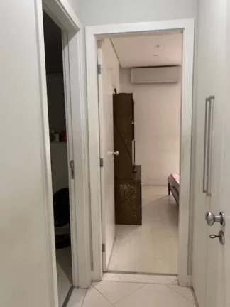Imagem 3/4, 2 Suites, atualmente modificado p/ 2 Suites, c/ sala ampliada, lavabo e varandas - localizado na Rua da Graça, plana, ao lado do Museu MAC Bahia