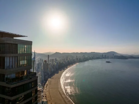 Imagem Decorado com 4 dormitórios à venda sendo 4 suítes, 261.04 m² por - R$ 16.900.000,00 - Barra Sul - Bal. Camboriú/SC