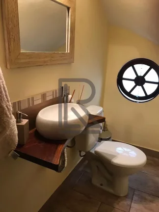 Imagem Sobrado Triplex localizado ao lado do aeroporto de Congonhas