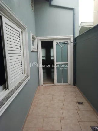 Imagem Linda casa térrea com 202 m², localizada no desejado condomínio Villagio Fiorentino. O imóvel co...