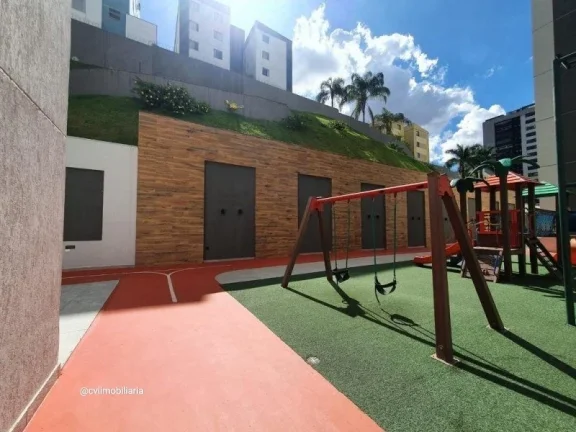 Imagem Imóvel amplo à venda com 3 quartos, sendo 1 suíte, e 3 banheiros no total, 1 escritório, 3 vagas...
