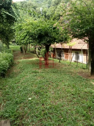 Imagem Chácara à venda em Campo Limpo Paulista-SP: 2 quartos, 1 suíte, 1 sala, 1 banheiro, 2 vagas, 200m²! Venha conferir!