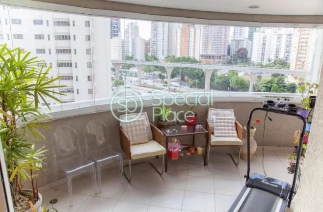 Imagem Apartamento de 116m² no Brooklin, totalmente reformado com living para 3 ambientes, sacada, lavabo,...