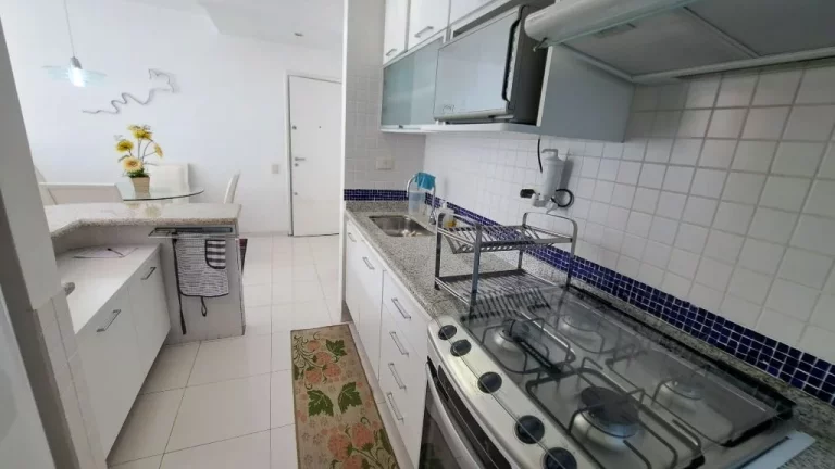 Imagem APARTAMENTO 30 METROS DA PRAIA DAS ASTÚRIAS COM 2 VAGAS PARA AUTO E LAZER