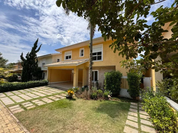 Imagem Casa com 4 suítes ao lado do Shopping da Granja Viana