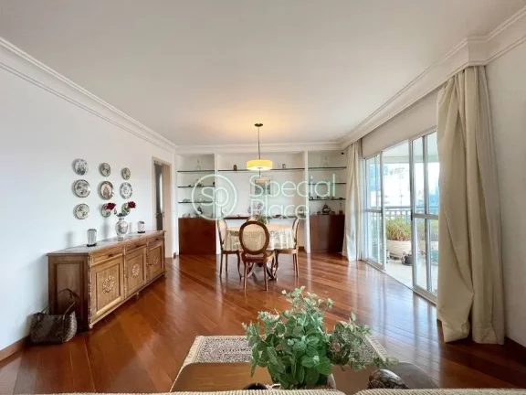 Imagem Apartamento com 261m² na Vila Nova Conceição. Living bem amplo e iluminado para dois ambientes, v...