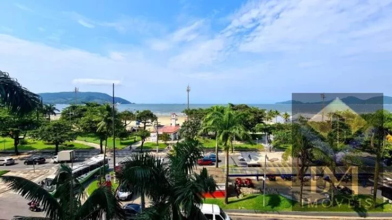 Imagem APARTAMENTO NO BOQUEIRÃO FRENTE MAR COM VARANDA E PORTEIRA F