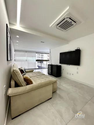 Imagem Apartamento com 4 dormitórios (2 suítes) 2 vagas de garagem na quadra do mar. Lazer na cobertura!