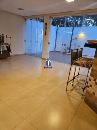 Imagem Casa no Village Damha II com 3 suítes e piscina