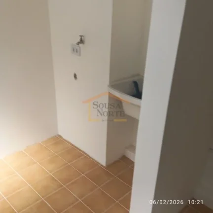 Imagem Apartamento com 64m² reformado, dispõe de 2 dormitórios, 1 banheiro, sala para dois ambientes, sa...