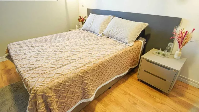 Imagem Apartamento com 3 dormitórios sendo 1 suíte e 2 vagas de garagem no Bairro São João em Itajaí