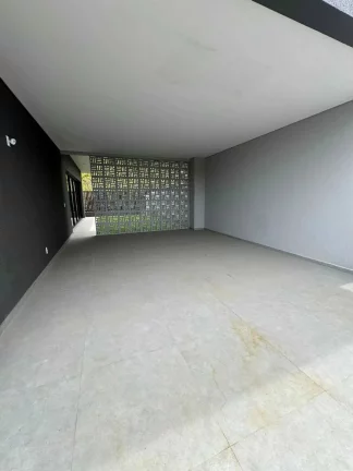 Imagem Casa com 3 dormitórios sendo 3 suítes e 2 vagas de garagem em Joinville/SC