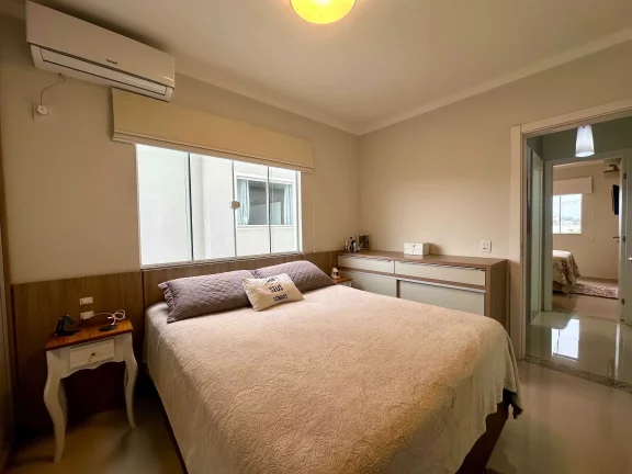 Imagem Apartamento com 2 dormitórios sendo 1 suíte e 1 vaga em Gravatá Navegantes/SC