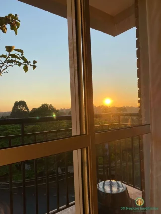 Imagem Belíssimo apartamento mobiliado no miolo da Granja Viana