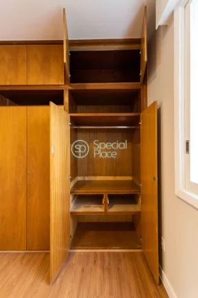 Imagem Apartamento com 134m² de área útil. São 3 dormitórios ( 1 suíte ) e 1 vaga de garagem. Living ...