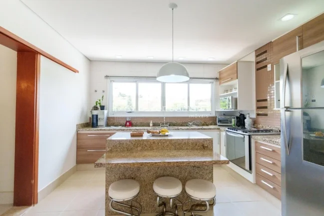 Imagem Esta residência une conforto, praticidade e lazer em um só lugar.

Piso térreo: sala de estar, ja...