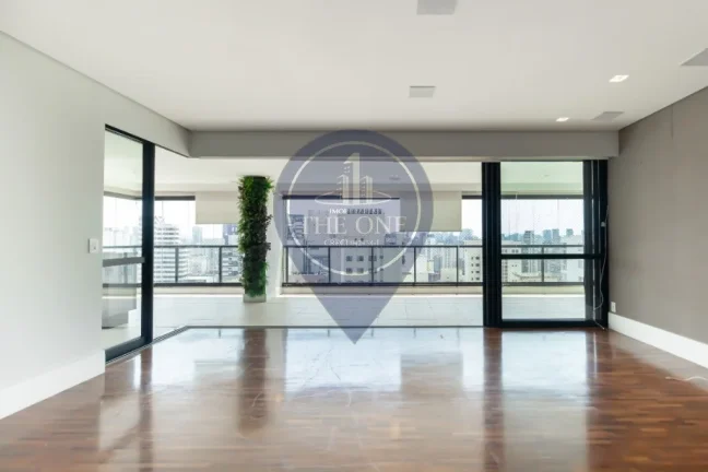 Imagem Venda de Apartamento de Luxo com 3 Quartos e 3 Suítes na Vila Uberabinha, São Paulo-SP: 184 m², 2 Salas, 5 Banheiros e 3 Vagas.