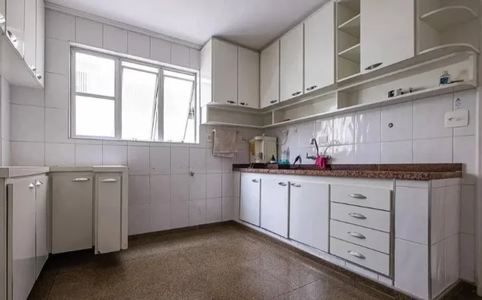 Imagem Locação Apartamento Cerqueira Cesar - 170M², 3 Dorms, 1 Suíte, 2 Vagas.