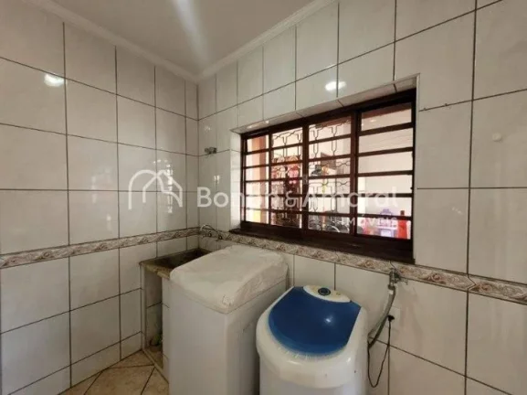 Imagem Lindo e espaçoso sobrado com uma área construída de 288 m². Esse imóvel possui todos os espaço...