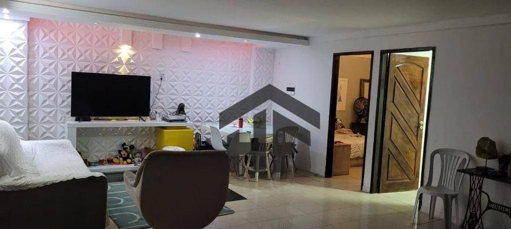 Casa com 5 Quartos à Venda, 330 m² em Encruzilhada - Recife