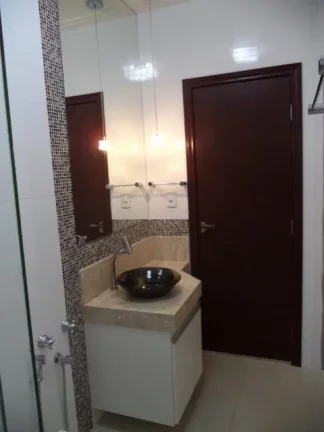 Imagem VENDE-SE EXCELENTE CASA EM SÃO SEBASTIÃO DO PARAISO ( ACEITA TROCA EM FRANCA-SP)