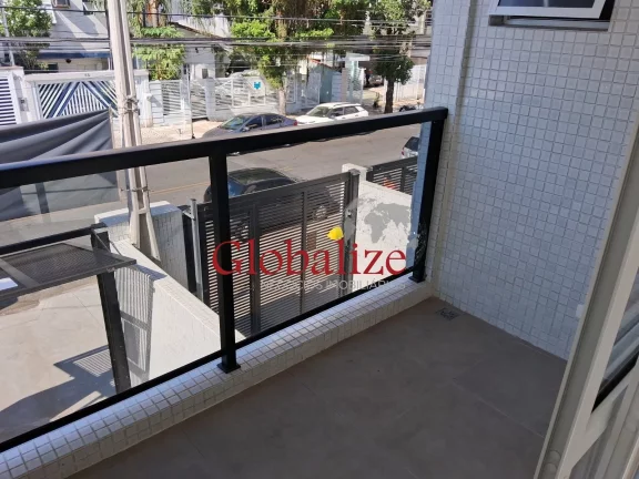 Imagem Casa Sobreposta Alta em Santos no bairro do Embaré próximo a Aparecida com piscina por R$ 1.450.000,00.