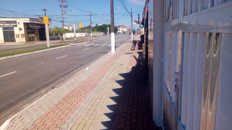 Imagem Casa para Venda em Praia Grande, Vila Caiçara, 2 dormitórios, 1 suíte, 2 banheiros, 5 vagas