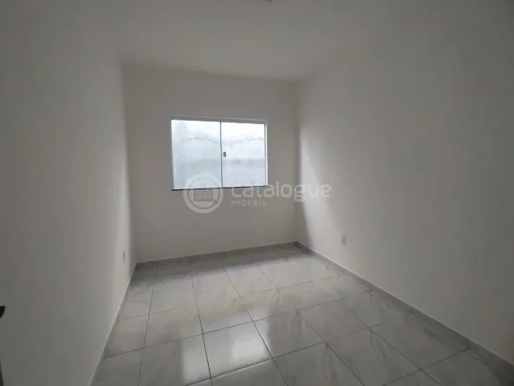 Imagem Casa à venda no bairro Nova Esperança, Parnamirim: 2 dormitórios, suíte e garagem coberta!