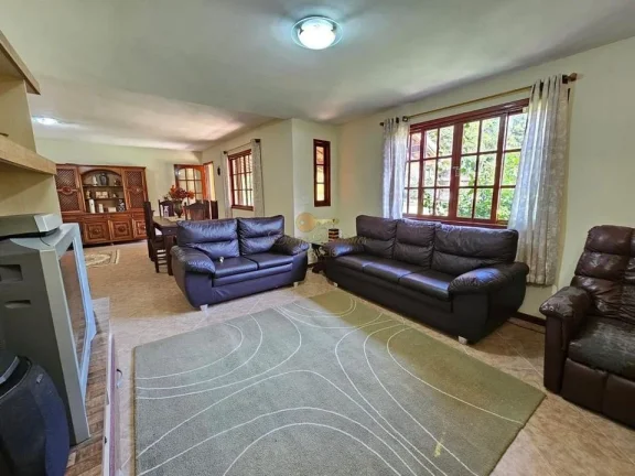 Imagem Casa em Condomínio para Venda em Teresópolis / RJ no bairro Vale Alpino