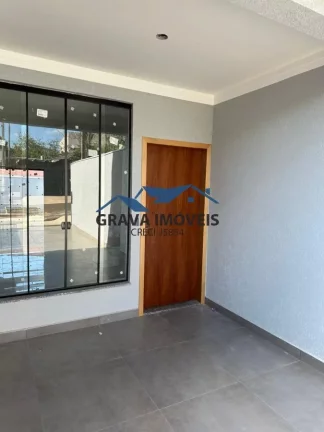 Imagem Alto Padrão para Venda em Maringá, Conjunto Residencial Paulino Carlos Filho, 3 dormitórios, 1 suíte, 2 banheiros, 3 vagas