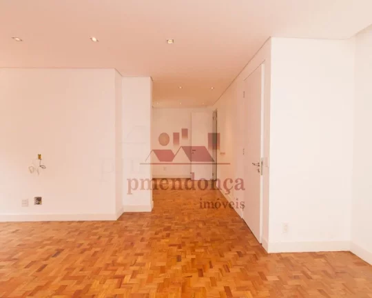 Imagem Apartamento bem amplo, totalmente reformando, tanto hidraulica, com eletrica, pisos e armarios, livv...