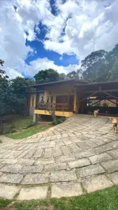 Imagem VENDO ESTA LINDA CASA NO BAIRRO: CONEGO - NOVA FRIBURGO RJ.