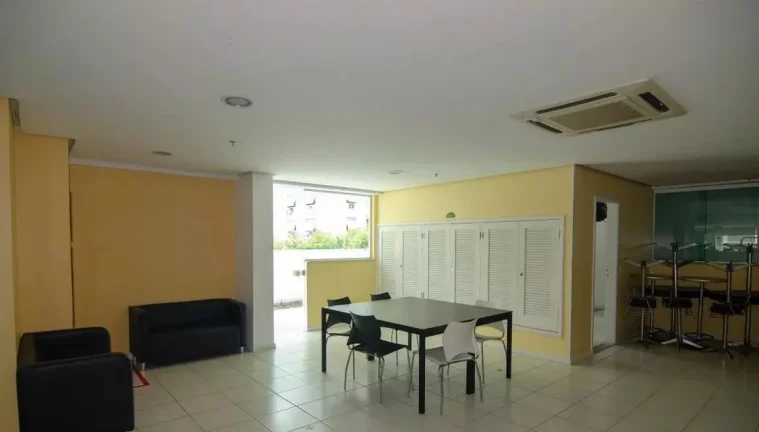 Imagem APARTAMENTO C/ 76M² - LARANJEIRAS - RJ IMÓVEL AVALIADO EM R$ 1.590.000,00 1ª PRAÇA: 26/01/2026 - VALOR INICIAL DE VENDA: R$ 1.256.465,20 2ª PRAÇA: 29/01/2026 - VALOR INICIAL DE VENDA: R$ 753.879,12