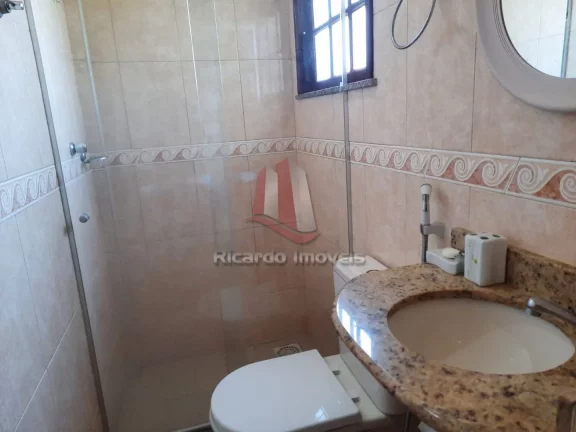 Imagem Espaçoso Apartamento Duplex c/ 4 Qtos.