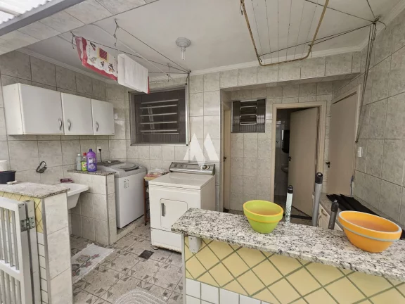 Imagem Casa Térrea no Embaré ao lado do shopping, 03 quartos e 02 vagas de garagem!