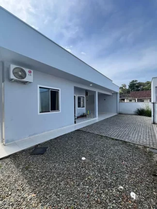 Imagem Casa com 3 dormitórios sendo 1 suíte e 2 vagas - Praia do Ervino | São Francisco do Sul/SC