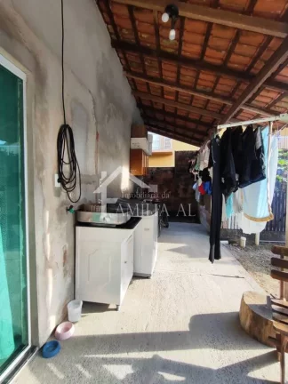 Imagem Casa com Piscina no Aventureiro