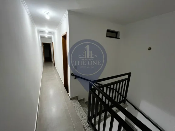 Imagem Casa à venda na Vila Romero, São Paulo-SP: 3 quartos, 1 suíte, 3 vagas - Visite já!
