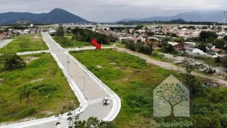 Imagem Terreno em Loteamento com excelente localização e valorização no Carianos