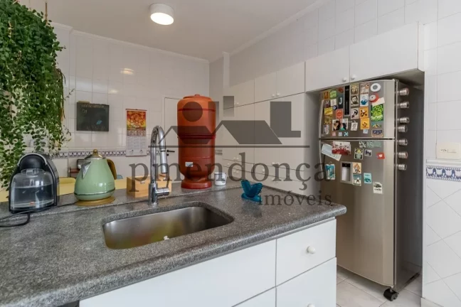 Imagem Apartamento venda Avenida Higienopolis com 3 quartos ( 1 sui­te ) e 1 vaga, 186 m2