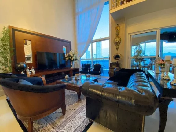 Imagem Apartamento Duplex com 3 suíte à venda no Centro de Balneário Camboriú/SC