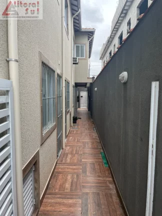 Imagem sobrado de condominio com quintal