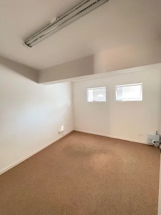 Imagem Sala Comercial a venda no Wall Street – 300m², 2 Vagas e 2 Banheiros – Batel, Curitiba