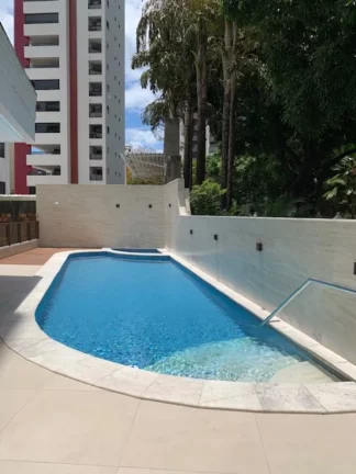 Imagem 3/4, 2 Suites, atualmente modificado p/ 2 Suites, c/ sala ampliada, lavabo e varandas - localizado na Rua da Graça, plana, ao lado do Museu MAC Bahia
