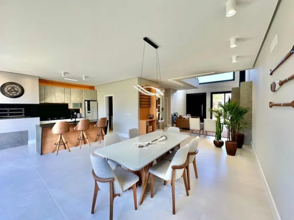Imagem Casa em Condominio 4 Dormitórios - Bairro xangri-la