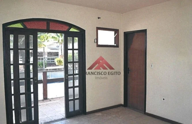 Imagem Casa com 3 dormitórios à venda, 140 m² por R$ 400.000,00 - Maceió - Niterói/RJ