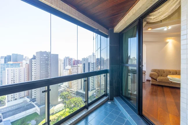 Imagem Apartamento de 4 quartos no bairro Água Verde