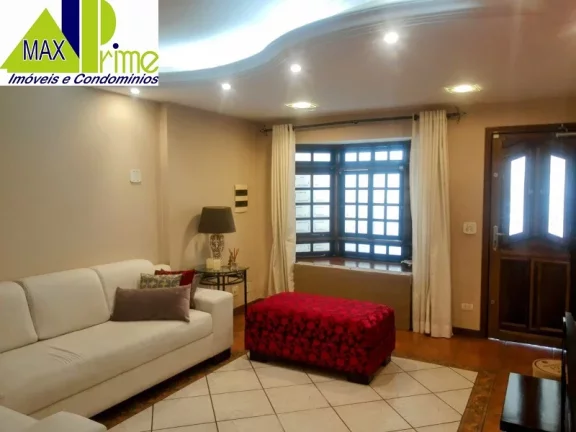 Imagem Casa à venda no Tatuapé, São Paulo. 300m², 3 dormitórios, 2 suítes, garagem para 2 carros. Próximo ao metrô Carrao. Agende sua visita!